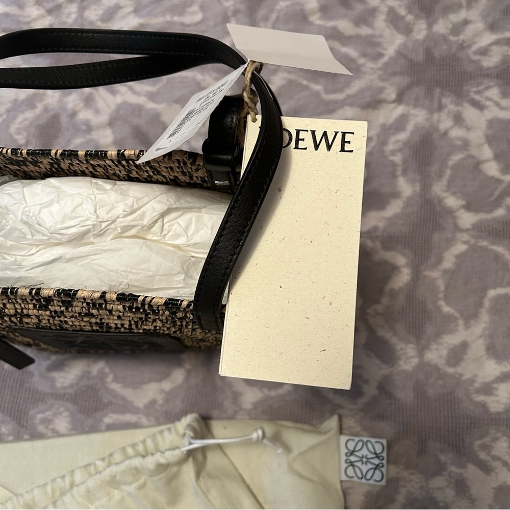 Authentic Loewe Black and Cream Woven raffia/leather small basket bag NWT! - Picture 7 of 12